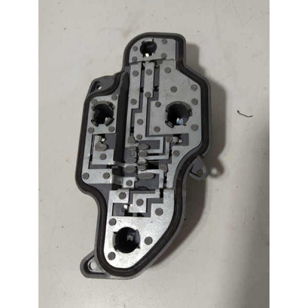 Soquete Da Lanterna Esquerda Fiat Strada 2015 