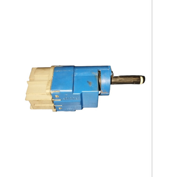 Interruptor Pedal Embreagem Renault Duster 253255192r
