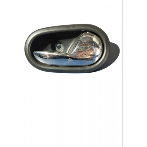 Maçaneta Interna Cromada Lado Direito Sandero Logan