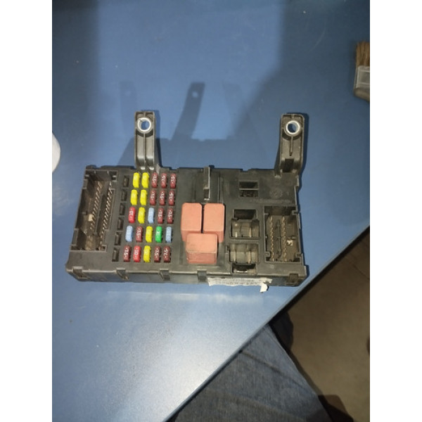 Caixa De Fusivel Stilo Linea 1.9 16v Flex 51825838 