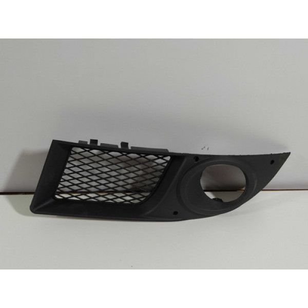 Grade Moldura Farol Lado Esquerdo Doblô 2010 A 2014 Com Furo